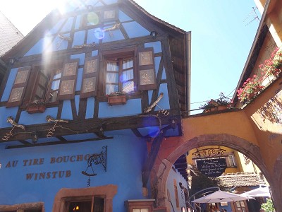 AU TIRE BOUCHONI[`[uV@OσC[W摜